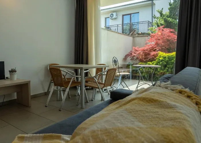 Appartamento Aifen - Pentru Toata Familia In - Cu Gradina Proprie, La 2 Pasi De Plaja Eforie Nord