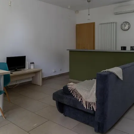 Appartement Aifen - Pentru Toata Familia în - Cu Gradină Proprie, La 2 Pași De Plajă Eforie Nord