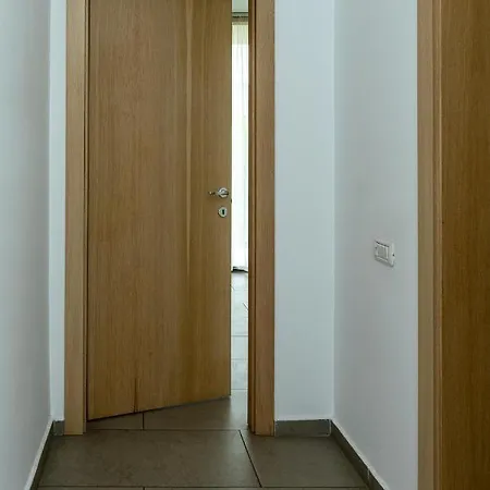 Aifen - Pentru Toata Familia în - Cu Gradină Proprie, La 2 Pași De Plajă Appartement Eforie Nord