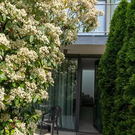 Aifen - Pentru Toata Familia In - Cu Gradina Proprie, La 2 Pasi De Plaja Eforie Nord