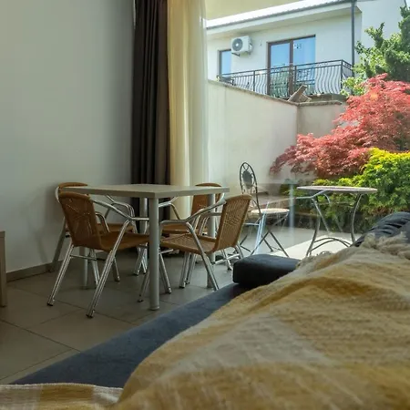 Apartment Aifen - Pentru Toata Familia In - Cu Gradina Proprie, La 2 Pasi De Plaja Eforie Nord