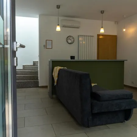 Appartement Aifen - Pentru Toata Familia în - Cu Gradină Proprie, La 2 Pași De Plajă Eforie Nord