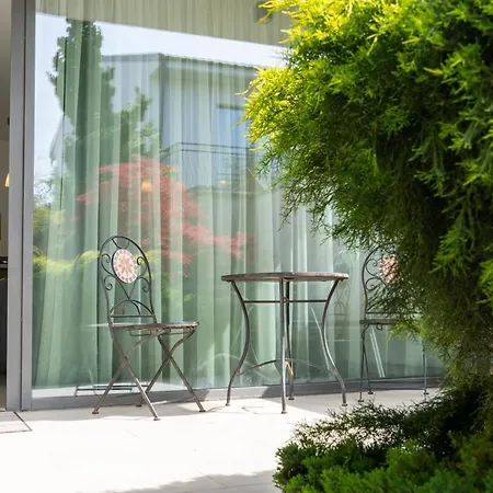 Apartment Aifen - Pentru Toata Familia In - Cu Gradina Proprie, La 2 Pasi De Plaja Eforie Nord