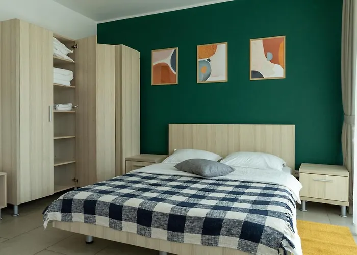 Apartment Aifen - Pentru Toata Familia In - Cu Gradina Proprie, La 2 Pasi De Plaja Eforie Nord