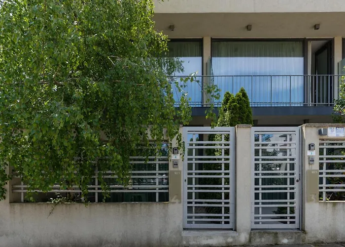 Apartment Aifen - Pentru Toata Familia In - Cu Gradina Proprie, La 2 Pasi De Plaja Eforie Nord