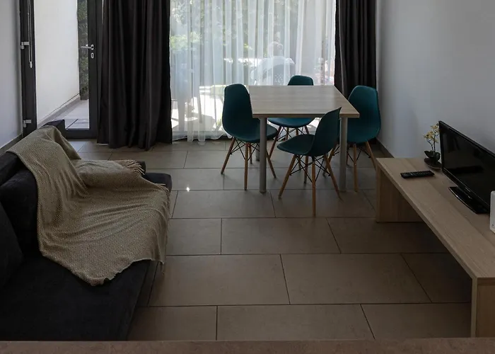 Aifen - Pentru Toata Familia In - Cu Gradina Proprie, La 2 Pasi De Plaja Apartment Eforie Nord