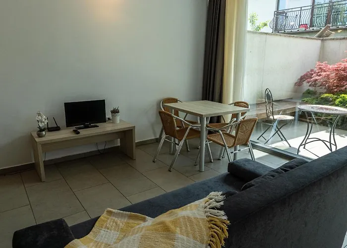 Aifen - Pentru Toata Familia In - Cu Gradina Proprie, La 2 Pasi De Plaja アパート エフォリエ・ノルド